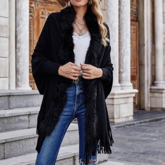 Black Faux fur & fringe Detail Batwing Sleeved Open front Knit Sweater Cardigan - Picture 3 of 8